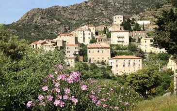 Parcours dans le village « Da una casa all'altra, sur le chemin de l'histoire »